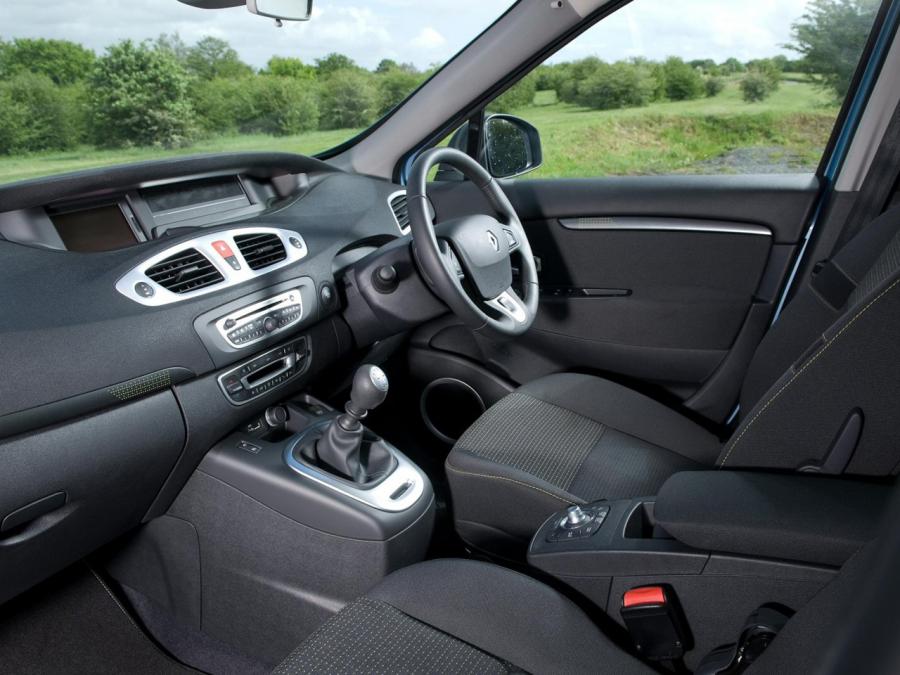 Интерьер Renault Grand Scenic (JZ) 2009 года  (UK) (фото 9 из 35)